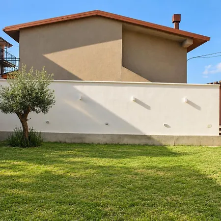 Tra Il Mare E La Sila Bed & Breakfast