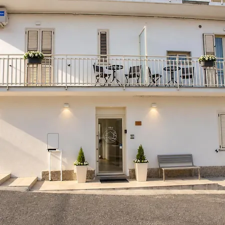 Tra Il Mare E La Sila Bed & Breakfast *